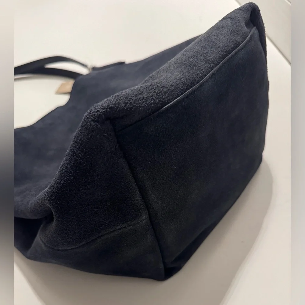 MADEWELL The Shopper Tote in Soft Grain Suede - Picture 16 of 16